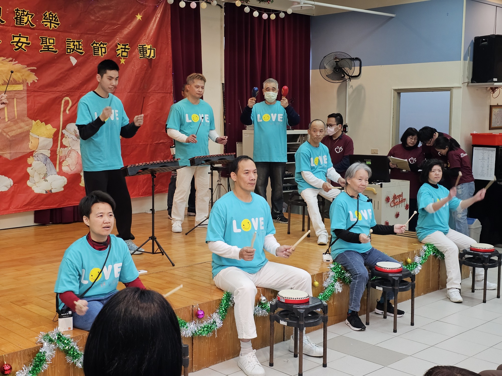 加賀谷音樂團活力滿滿